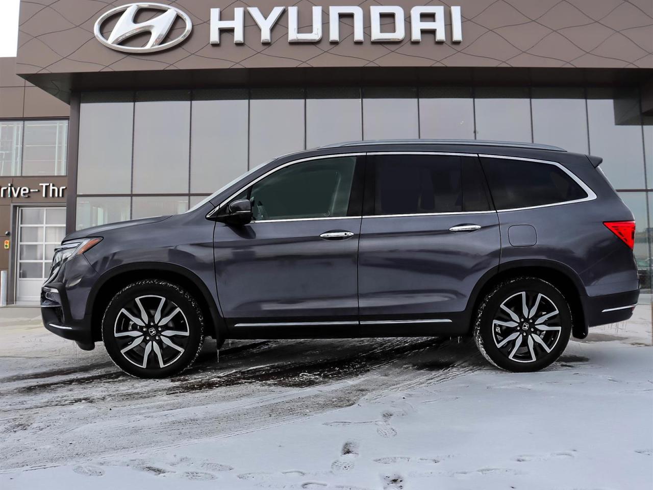 2022 Honda Pilot TOURING 8-PASSENGER Photo