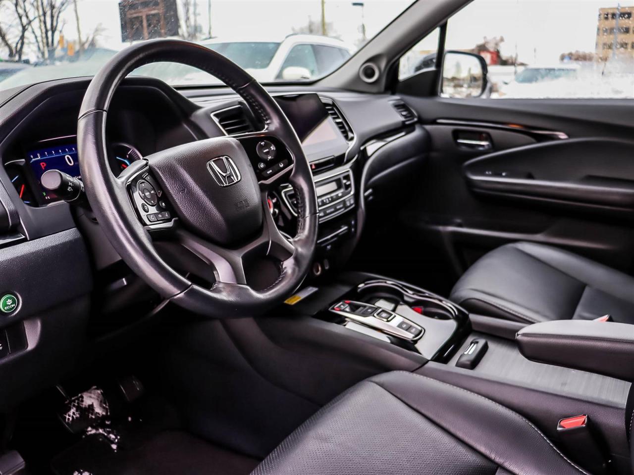 2022 Honda Pilot TOURING 8-PASSENGER Photo