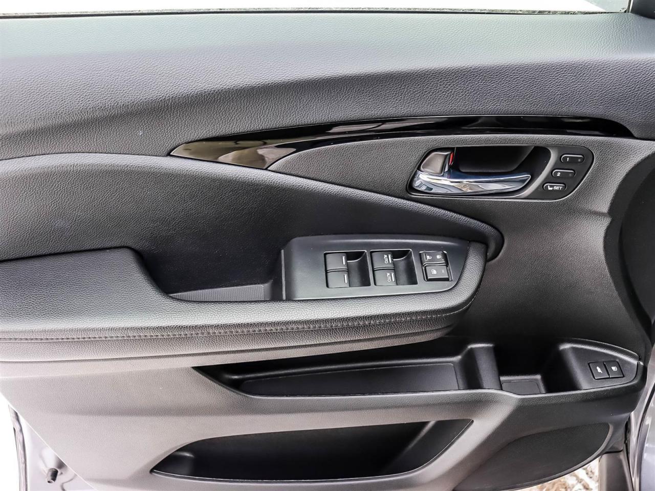 2022 Honda Pilot TOURING 8-PASSENGER Photo