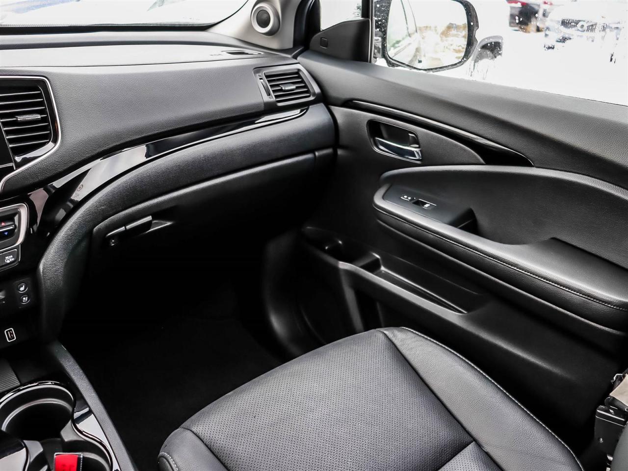 2022 Honda Pilot TOURING 8-PASSENGER Photo