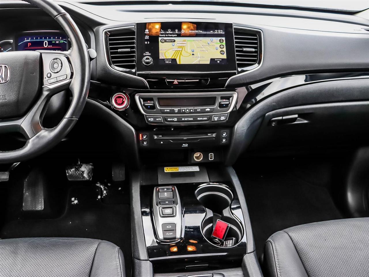 2022 Honda Pilot TOURING 8-PASSENGER Photo