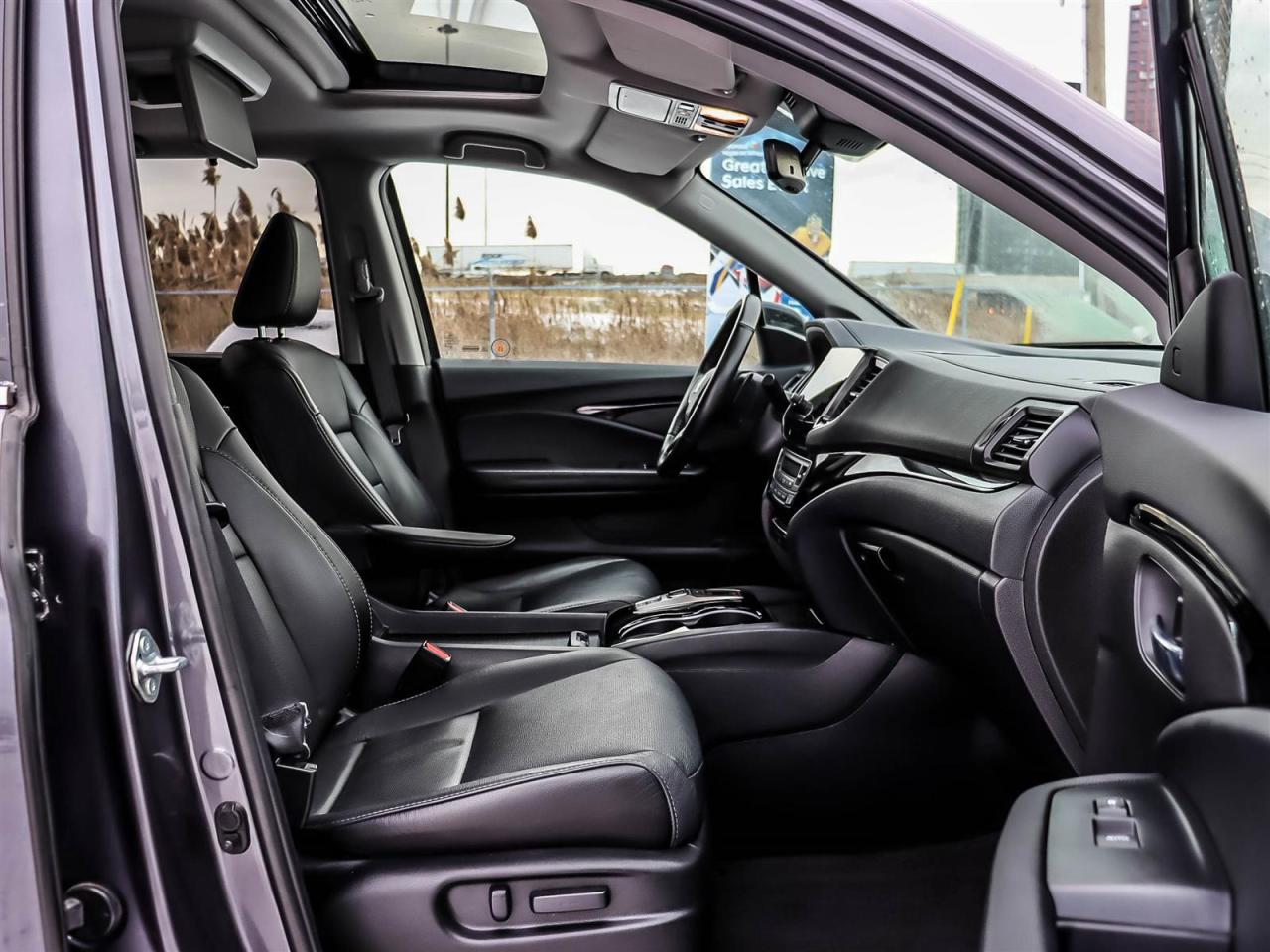 2022 Honda Pilot TOURING 8-PASSENGER Photo