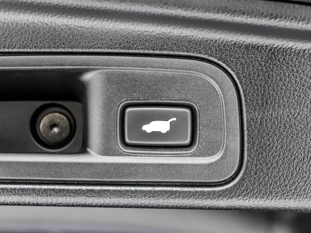 2022 Honda Pilot TOURING 8-PASSENGER Photo