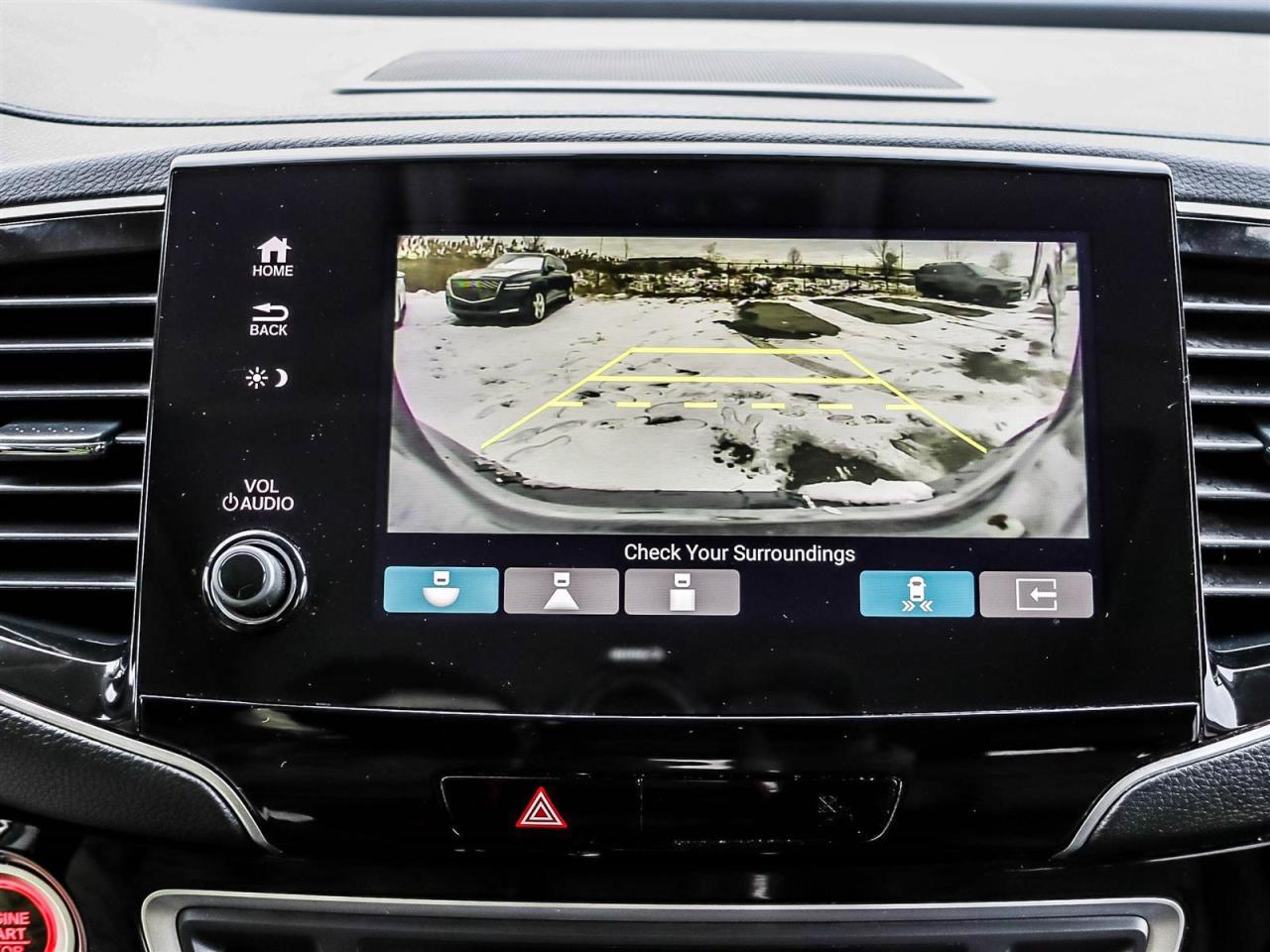 2022 Honda Pilot TOURING 8-PASSENGER Photo