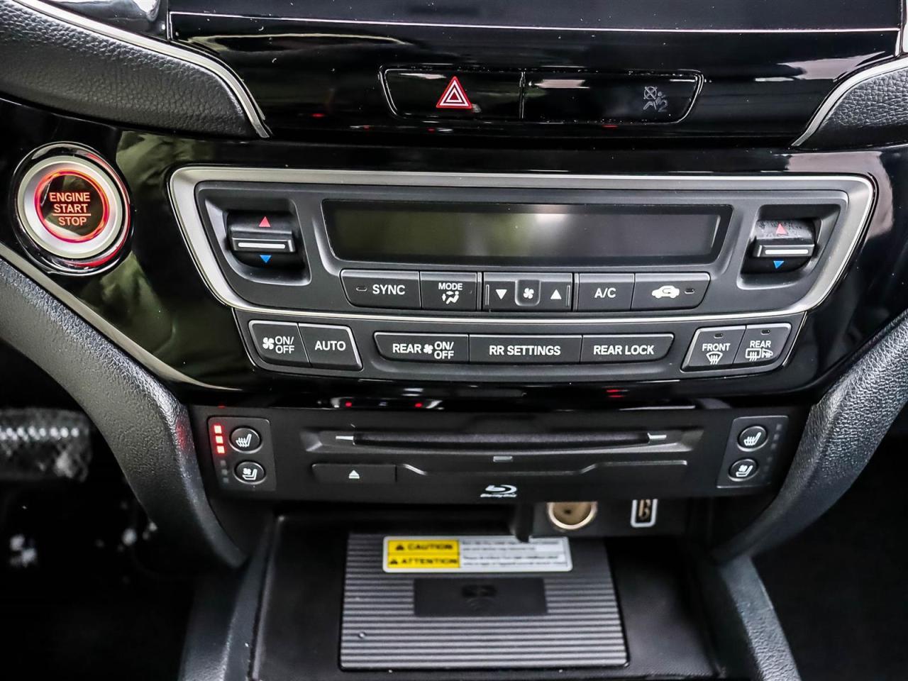 2022 Honda Pilot TOURING 8-PASSENGER Photo