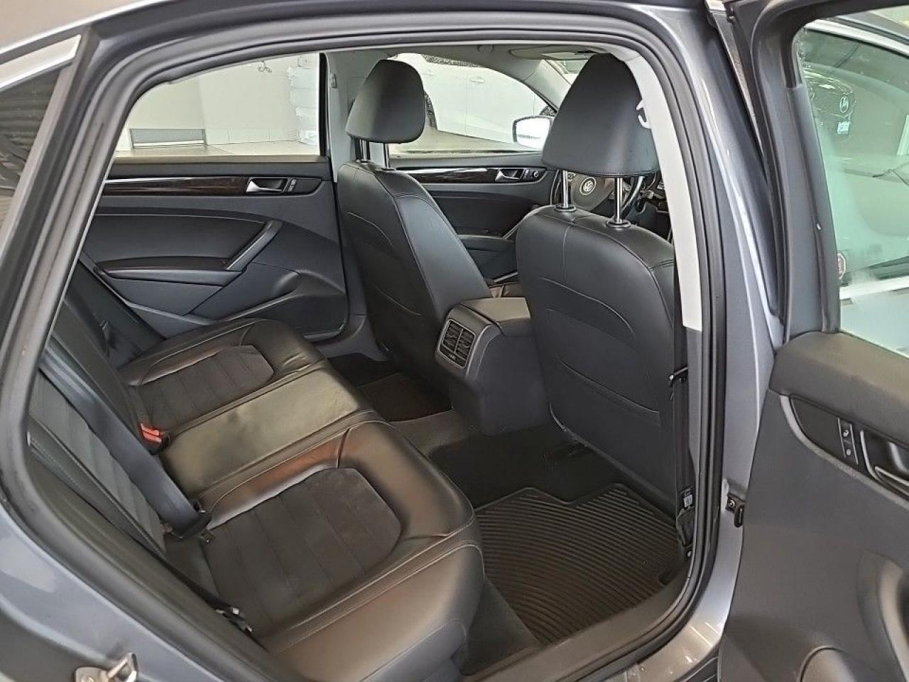 2015 Volkswagen Passat 2.0 TDI DSG HIGHLINE (SORRY SOLD SOLD SOLD) Photo