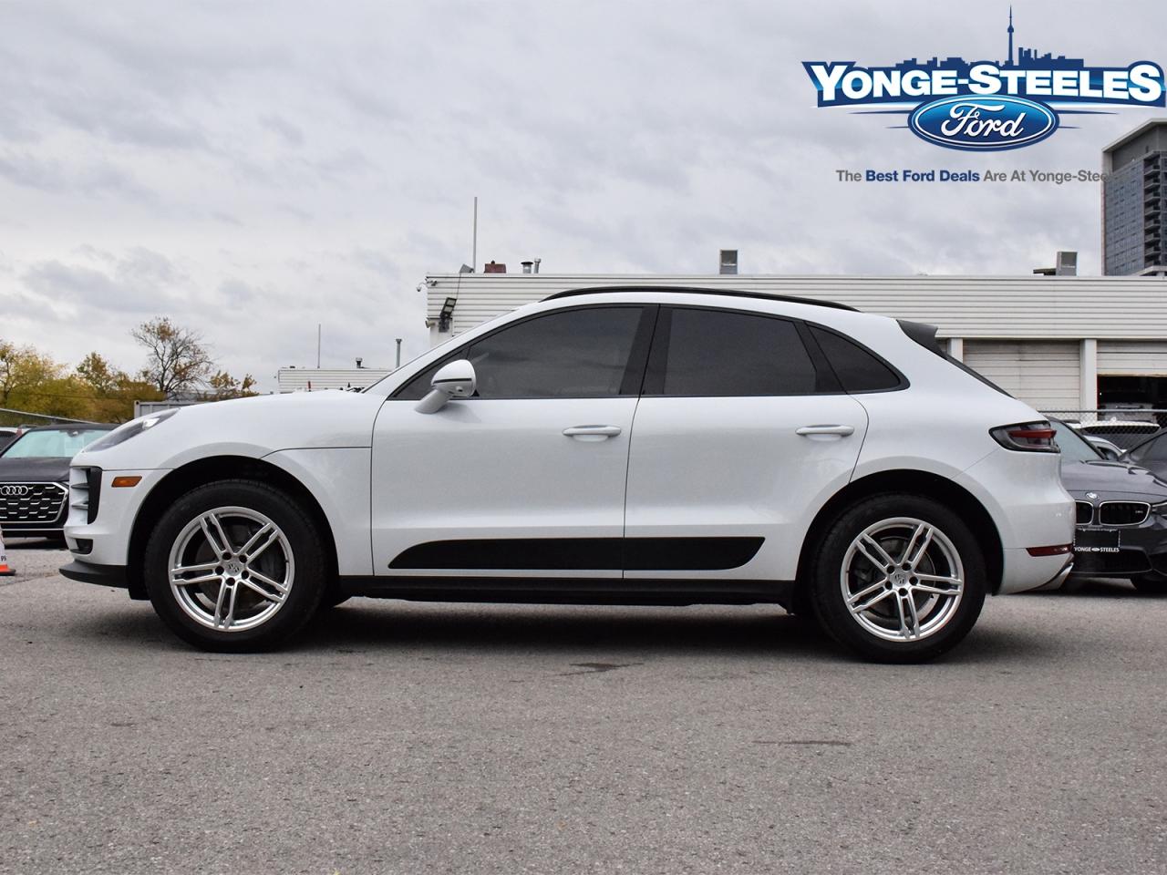 2020 Porsche Macan S AWD Photo4