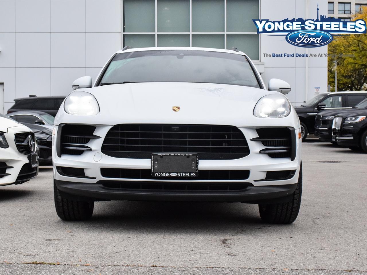 2020 Porsche Macan S AWD Photo3