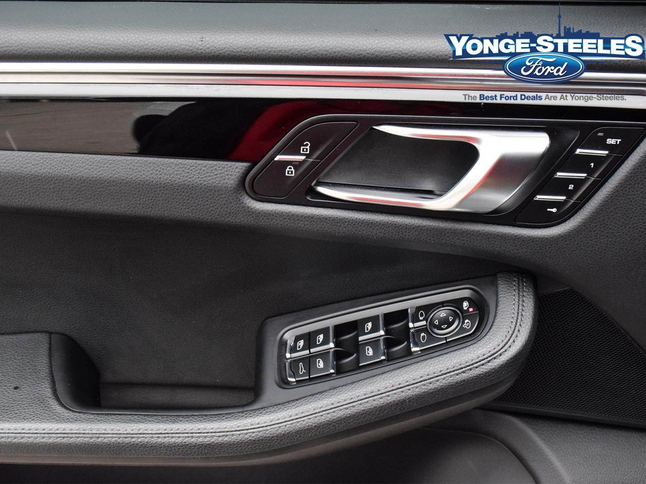 2020 Porsche Macan S AWD Photo