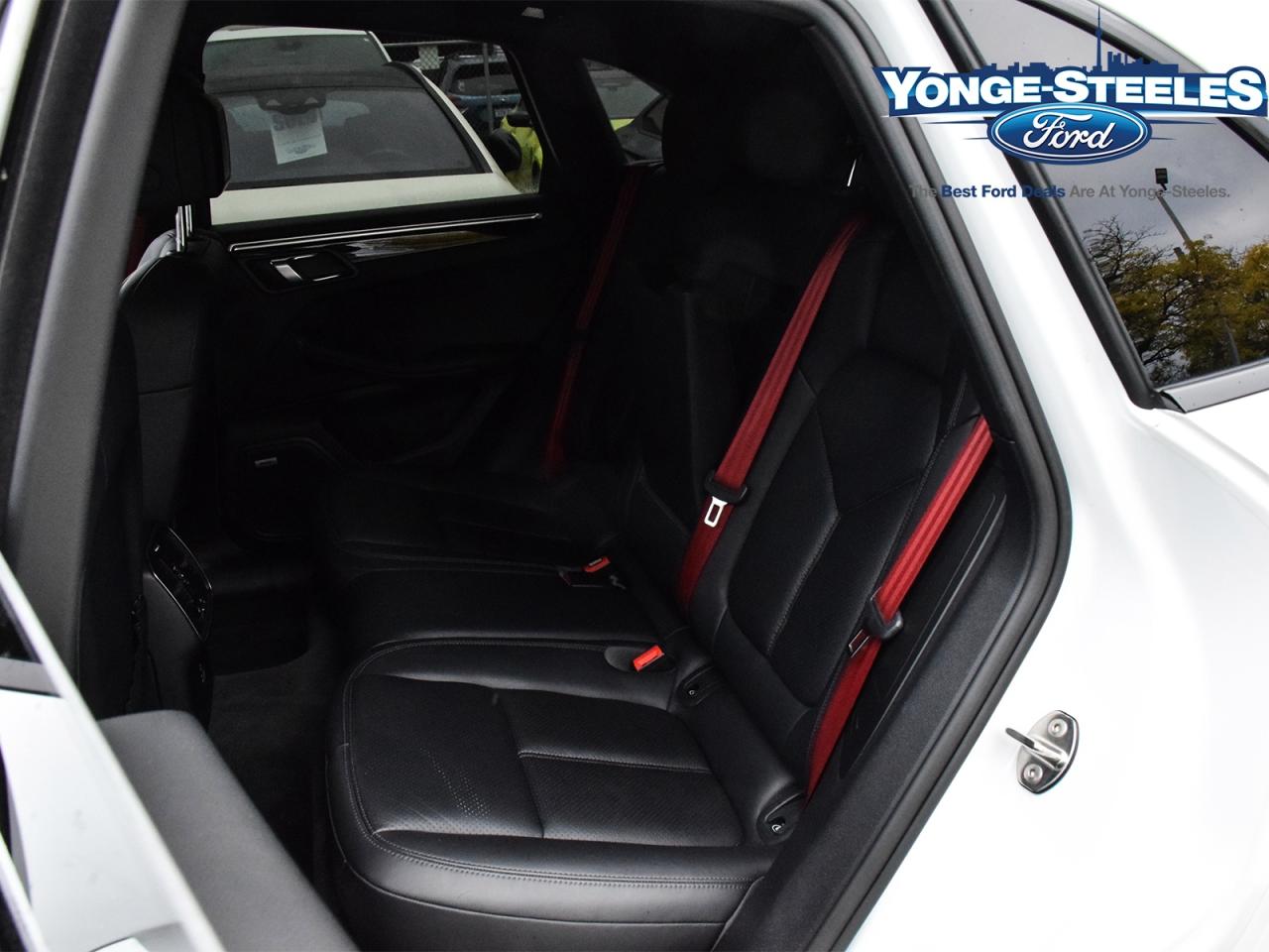 2020 Porsche Macan S AWD Photo