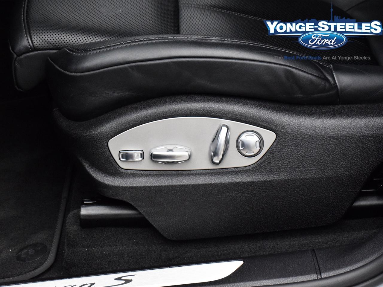 2020 Porsche Macan S AWD Photo