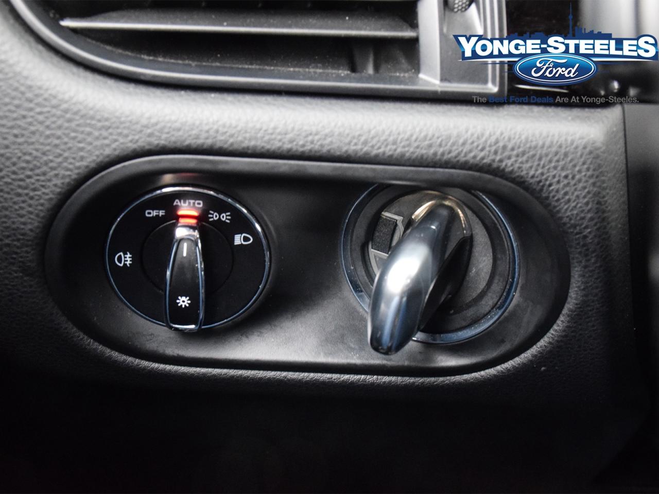 2020 Porsche Macan S AWD Photo