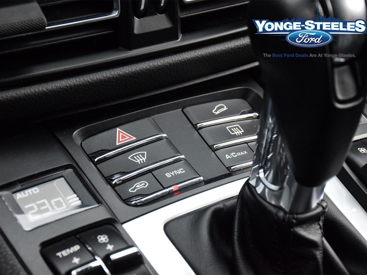 2020 Porsche Macan S AWD Photo