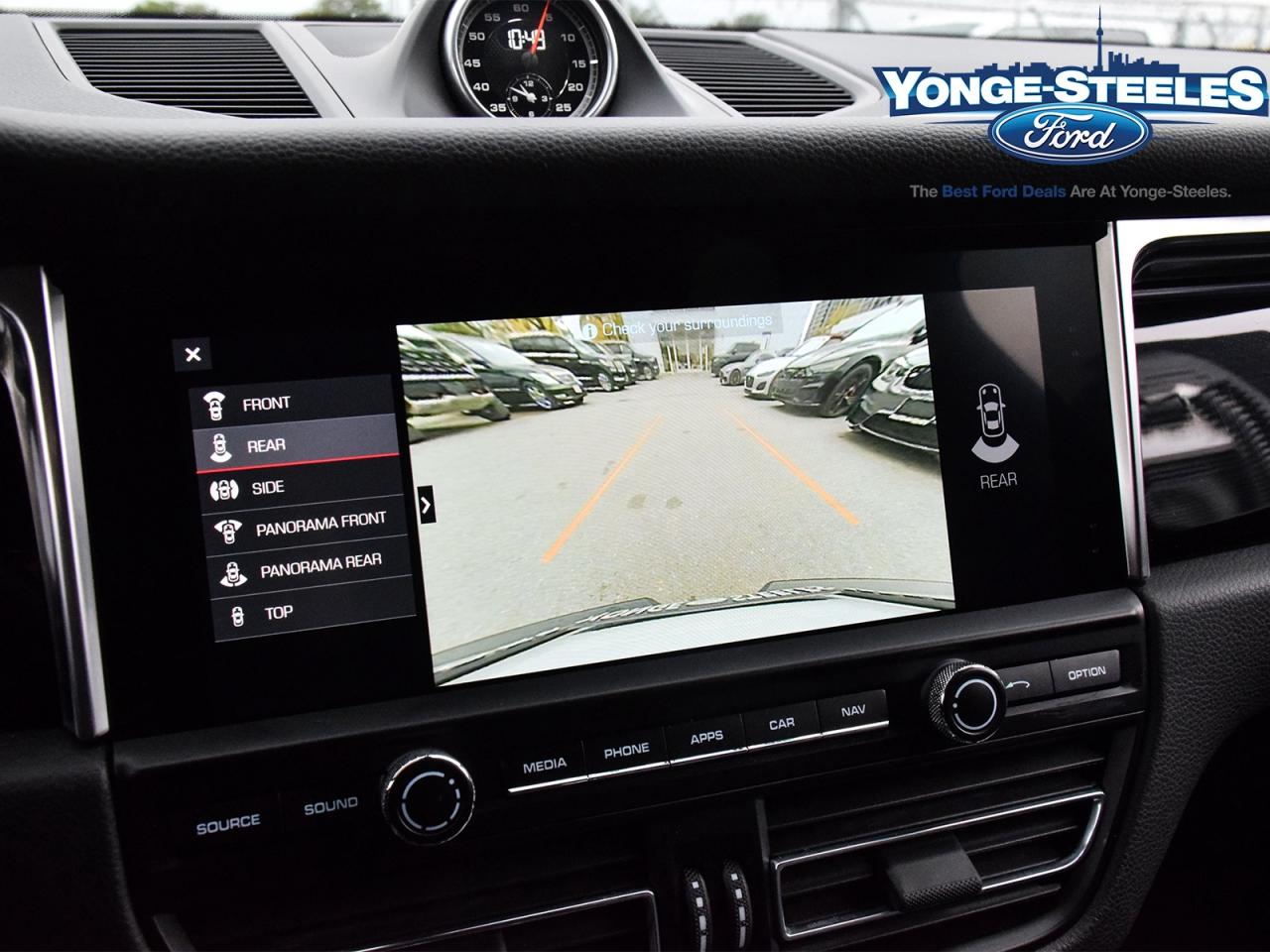 2020 Porsche Macan S AWD Photo