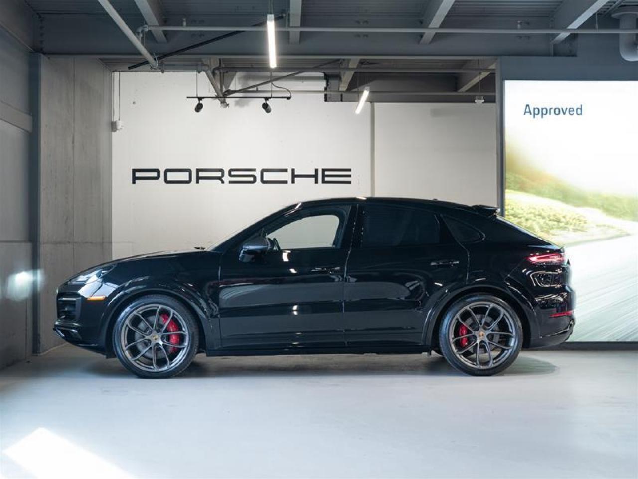 2023 Porsche Cayenne GTS Coupe Photo