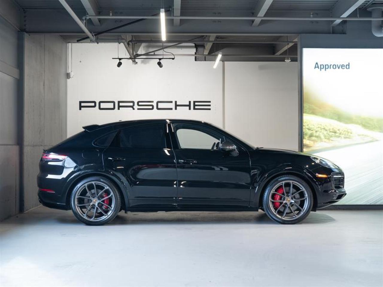 2023 Porsche Cayenne GTS Coupe Photo