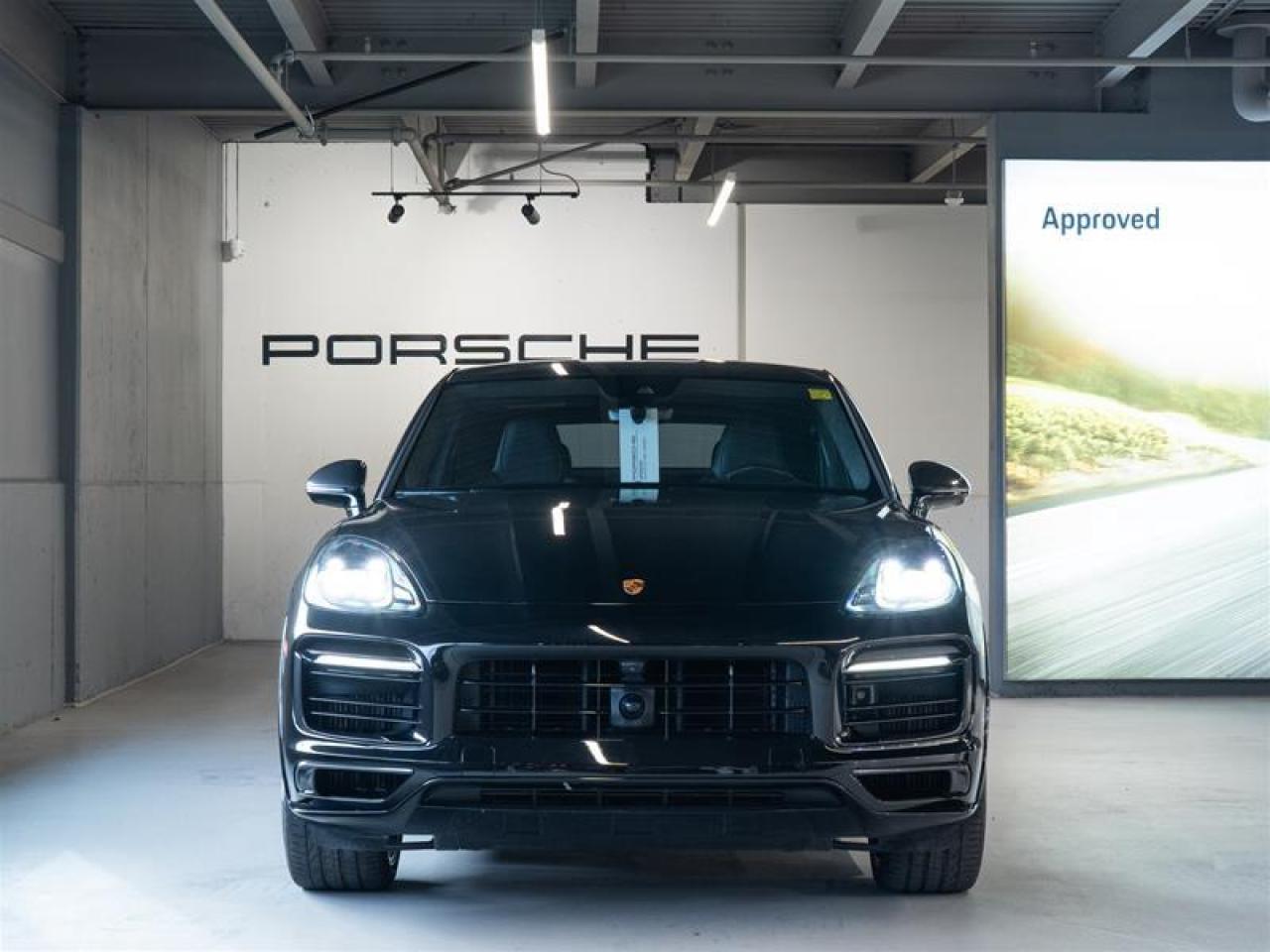 2023 Porsche Cayenne GTS Coupe Photo