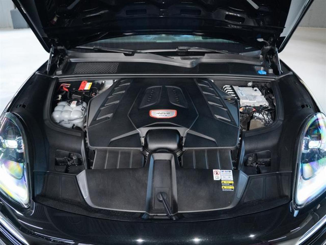 2023 Porsche Cayenne GTS Coupe Photo