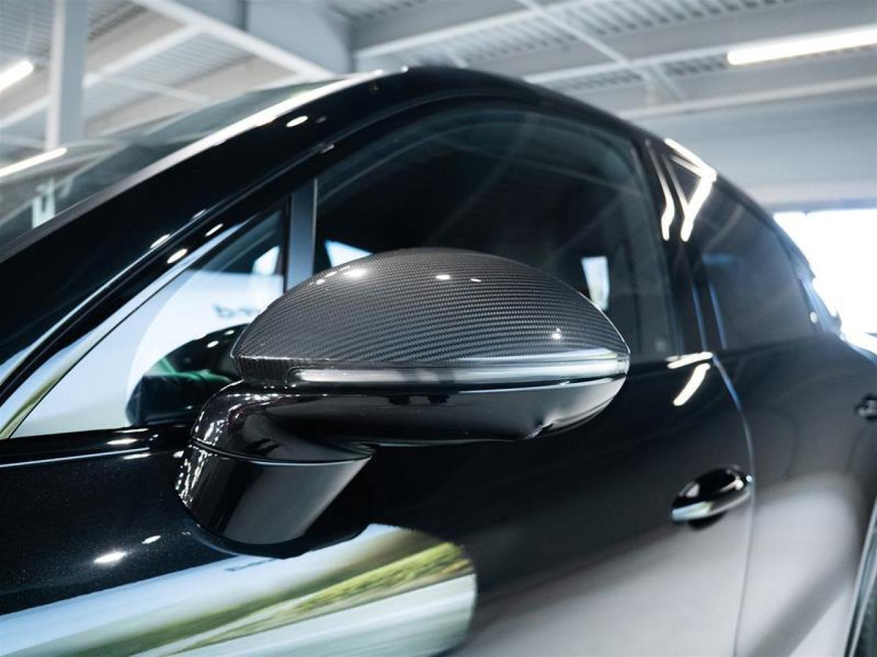 2023 Porsche Cayenne GTS Coupe Photo