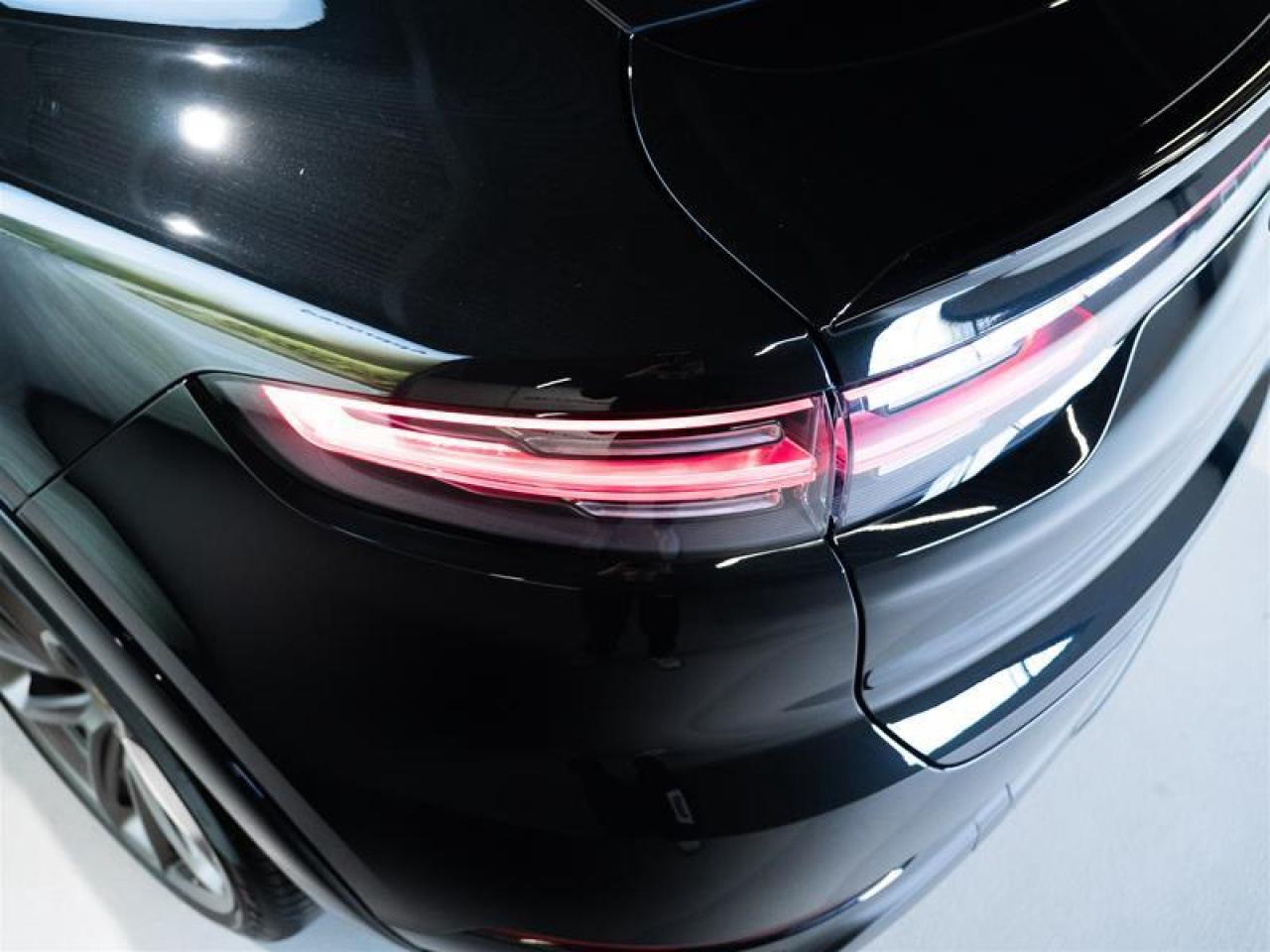 2023 Porsche Cayenne GTS Coupe Photo