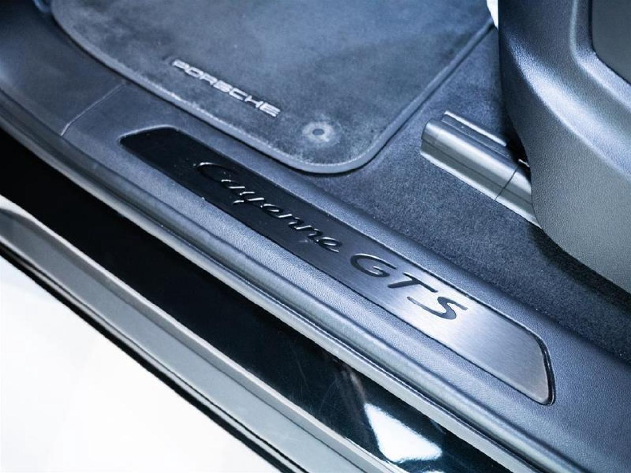 2023 Porsche Cayenne GTS Coupe Photo