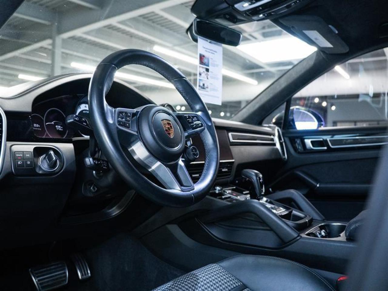 2023 Porsche Cayenne GTS Coupe Photo