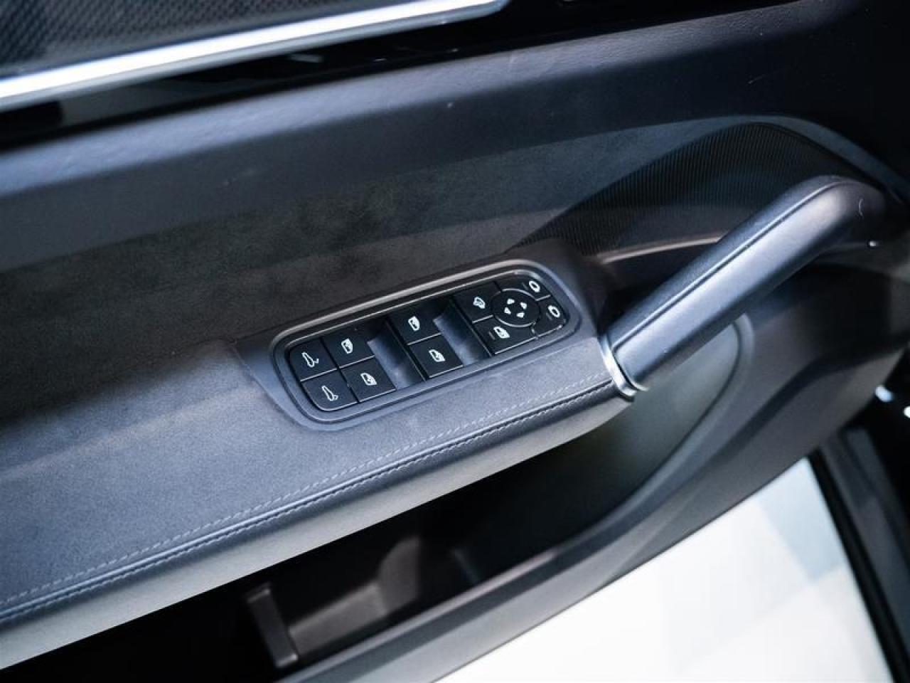 2023 Porsche Cayenne GTS Coupe Photo