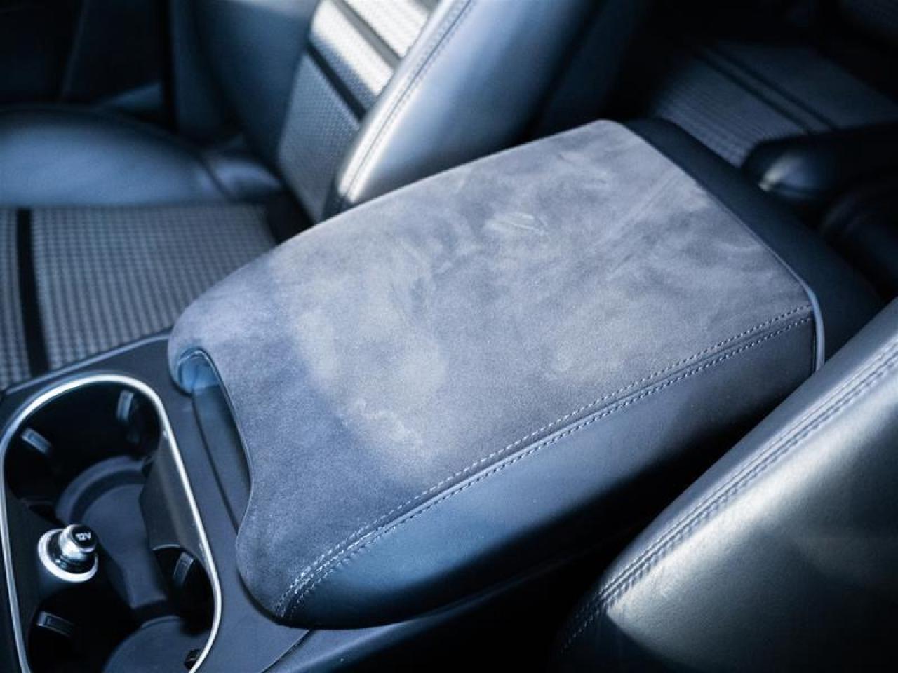 2023 Porsche Cayenne GTS Coupe Photo