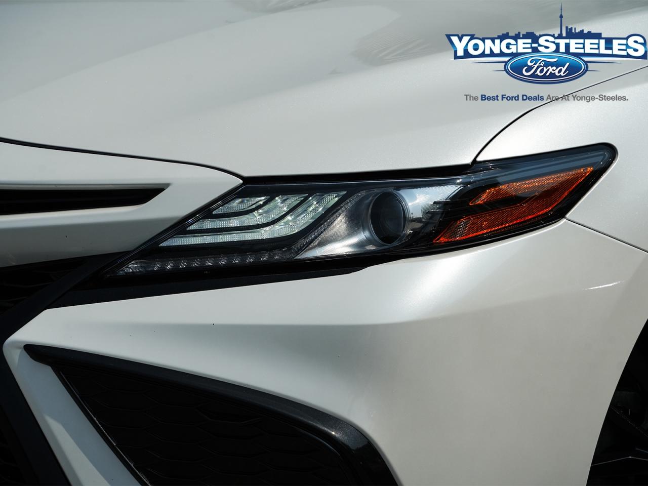 2022 Toyota Camry XSE Auto Photo2