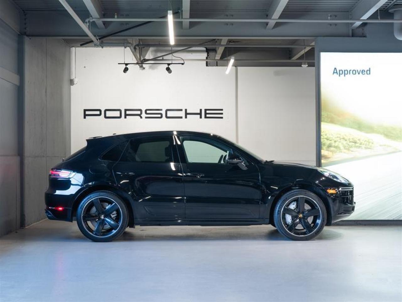 2020 Porsche Macan Turbo Photo4
