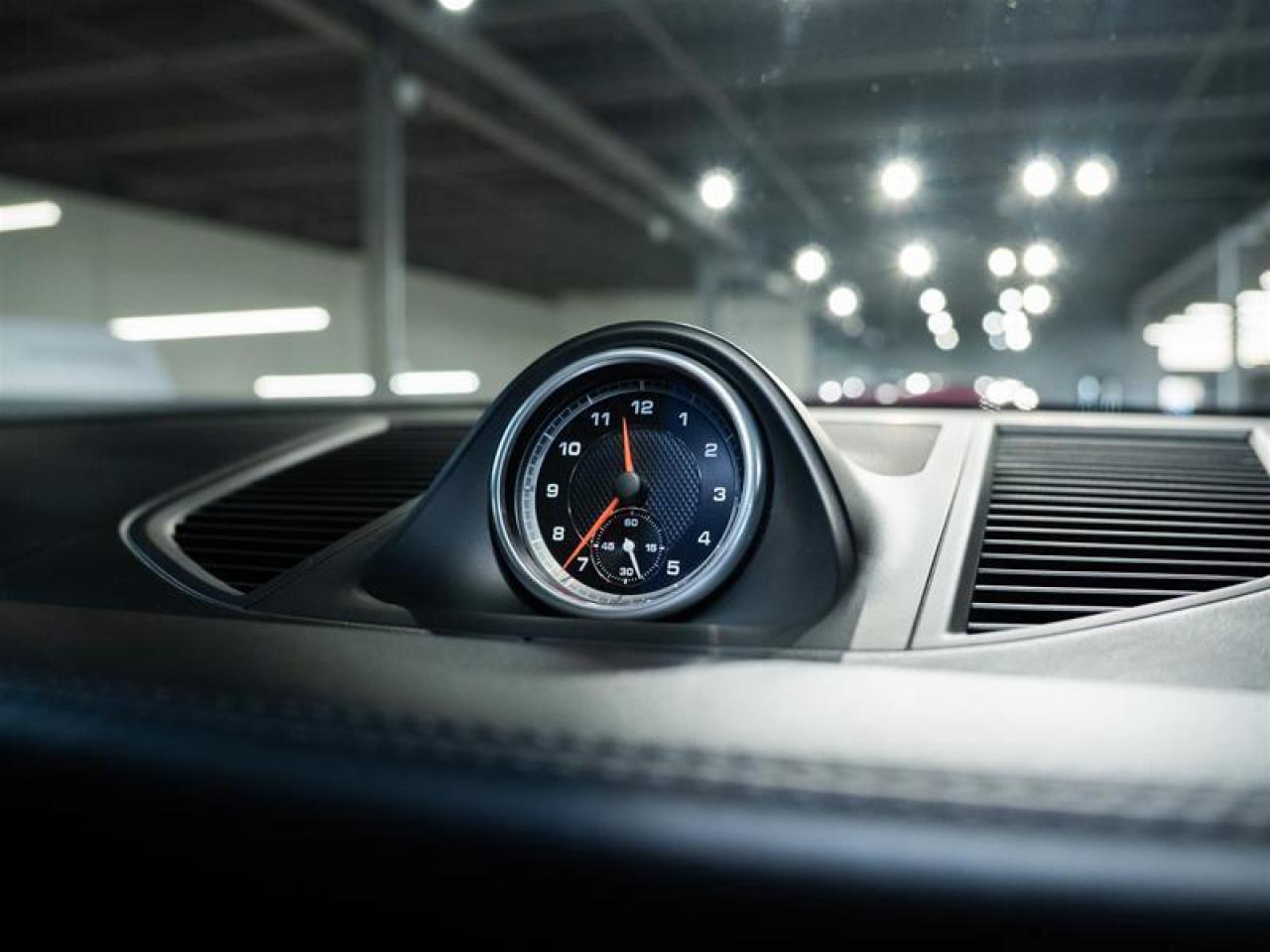 2020 Porsche Macan Turbo Photo