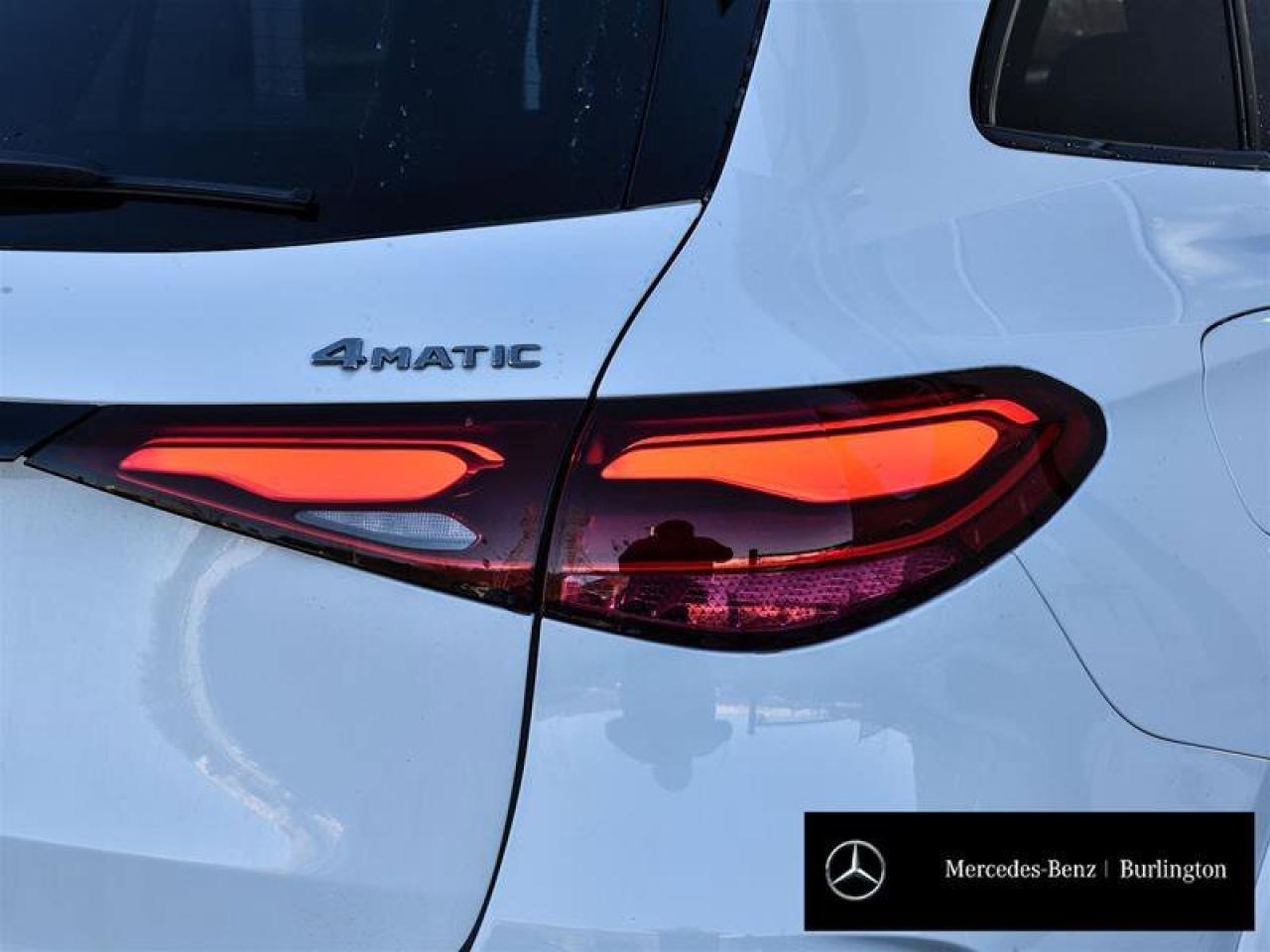 2024 Mercedes-Benz GLC GLC 300 Photo2