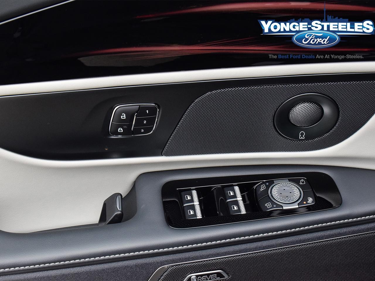 2025 Lincoln Nautilus Reserve AWD Photo