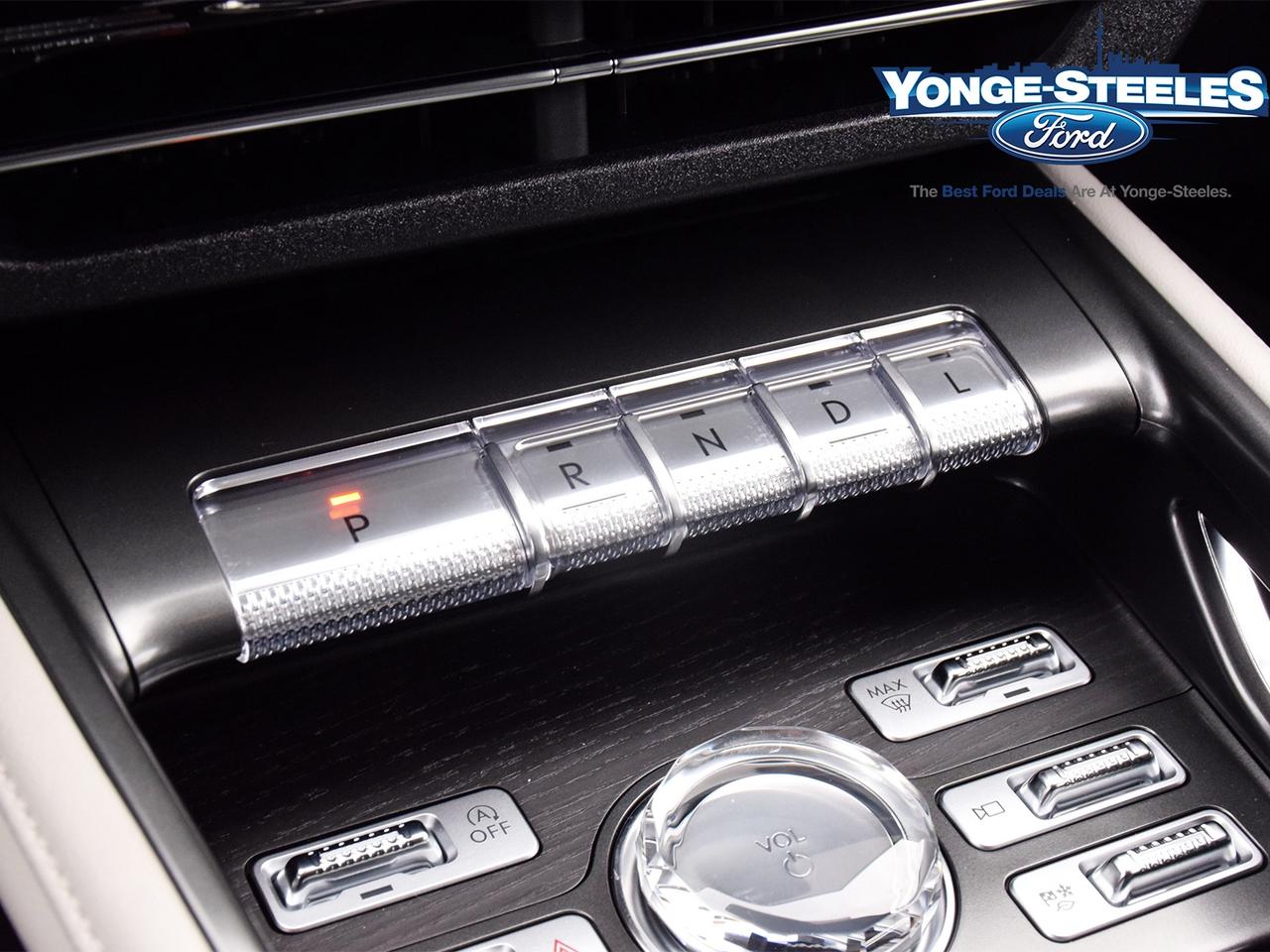 2025 Lincoln Nautilus Reserve AWD Photo