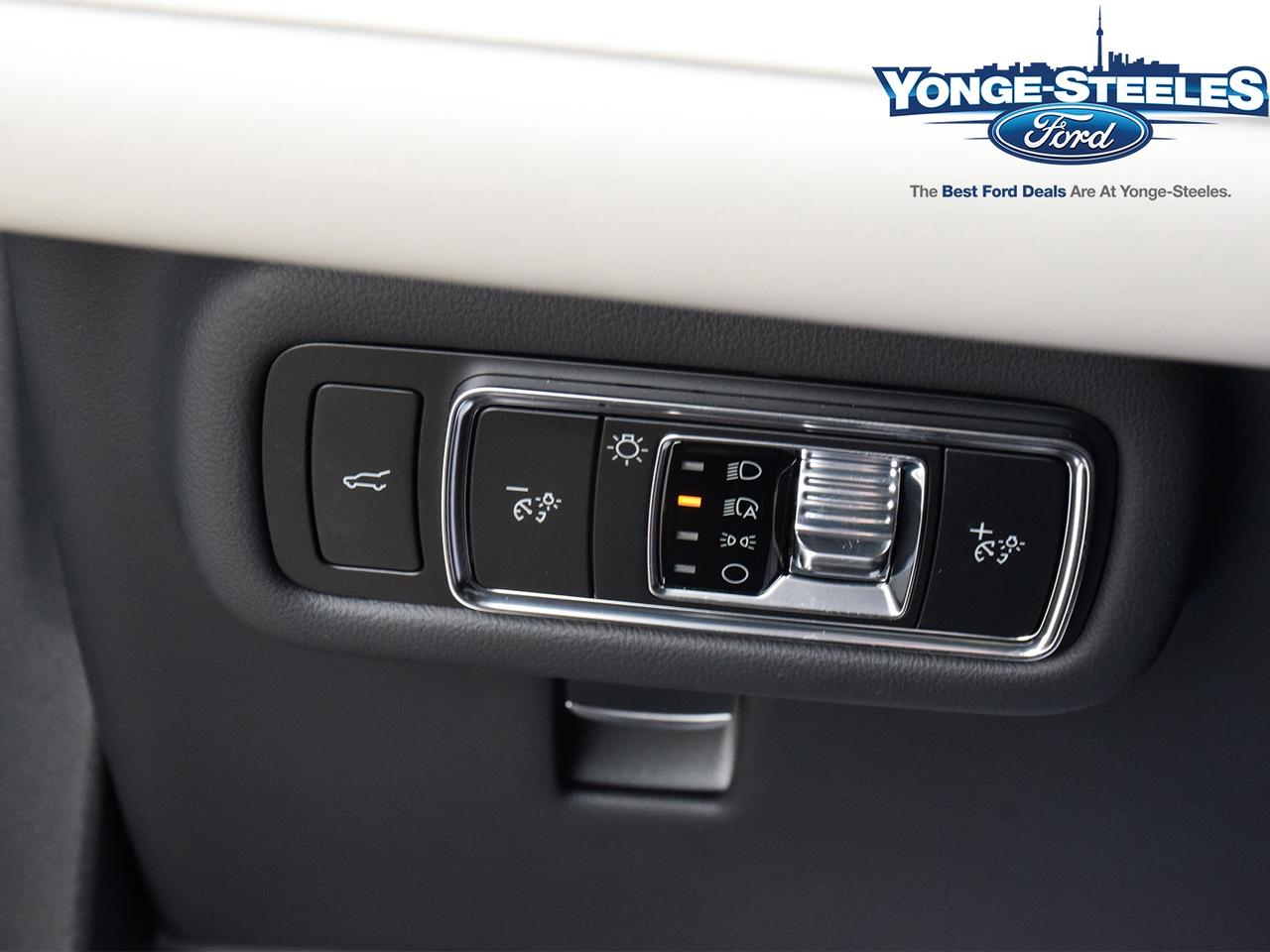 2025 Lincoln Nautilus Reserve AWD Photo