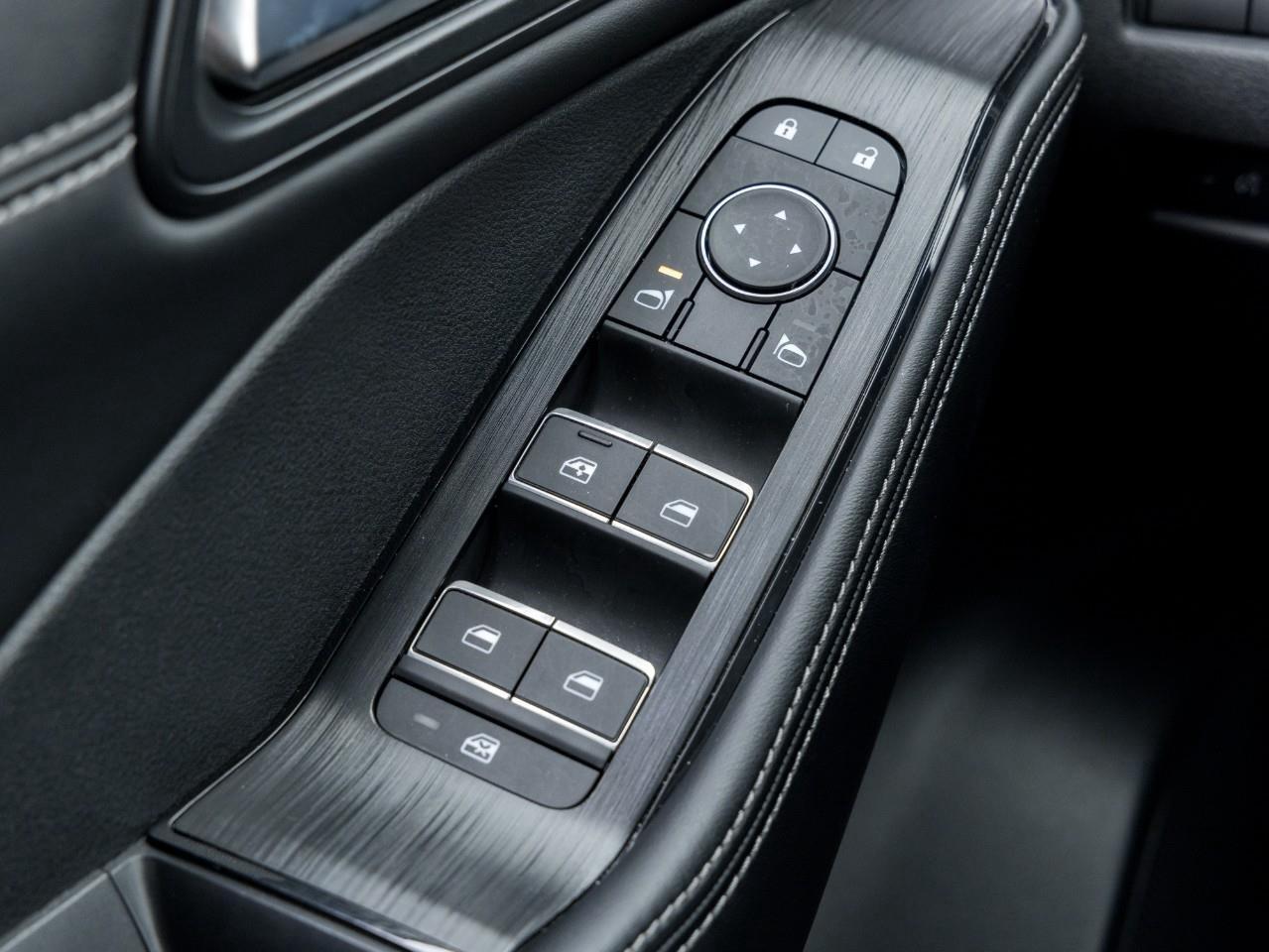 2025 Nissan Rogue SL Photo