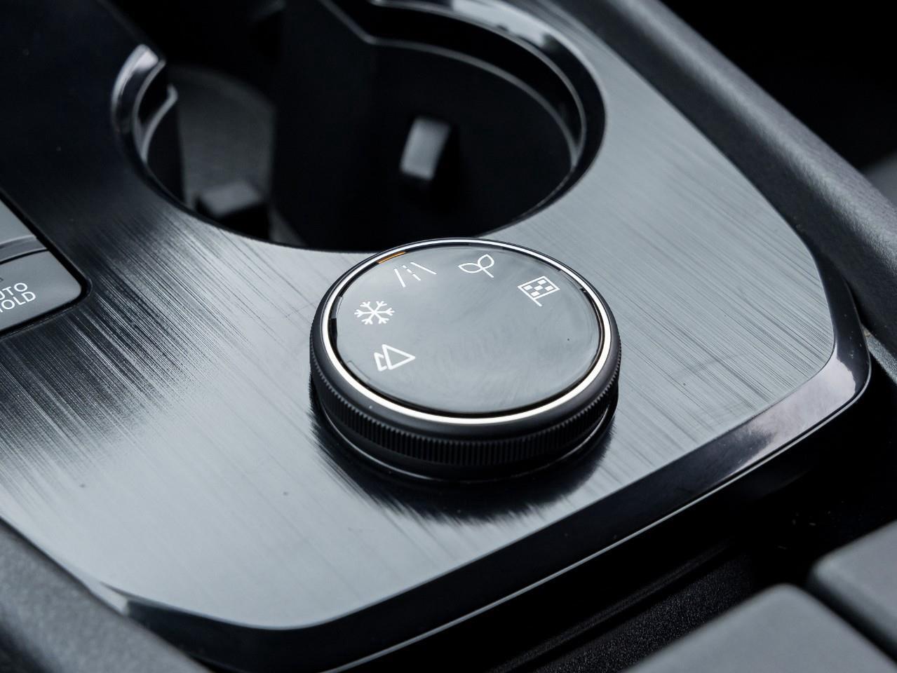 2025 Nissan Rogue SL Photo