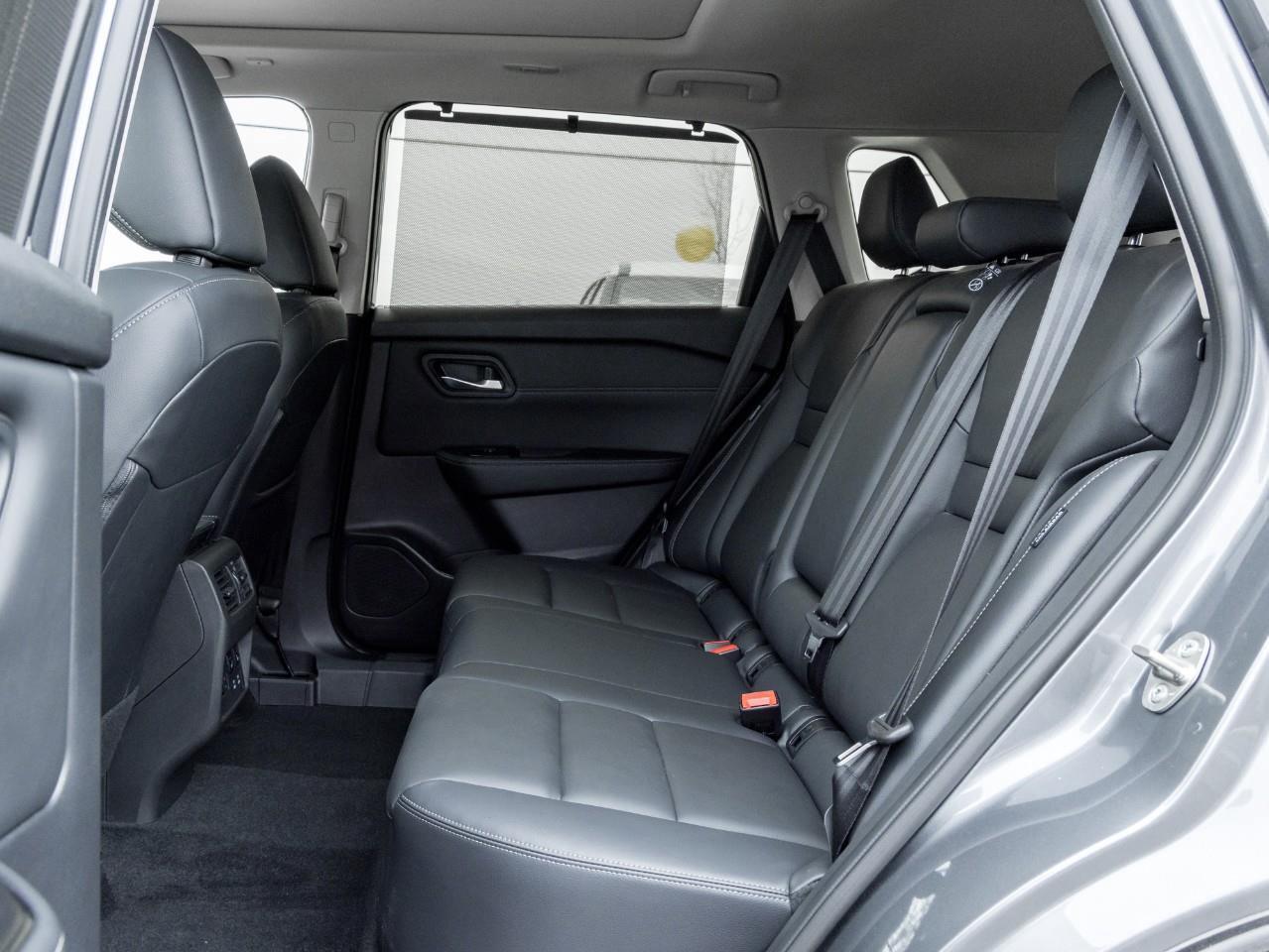 2025 Nissan Rogue SL Photo