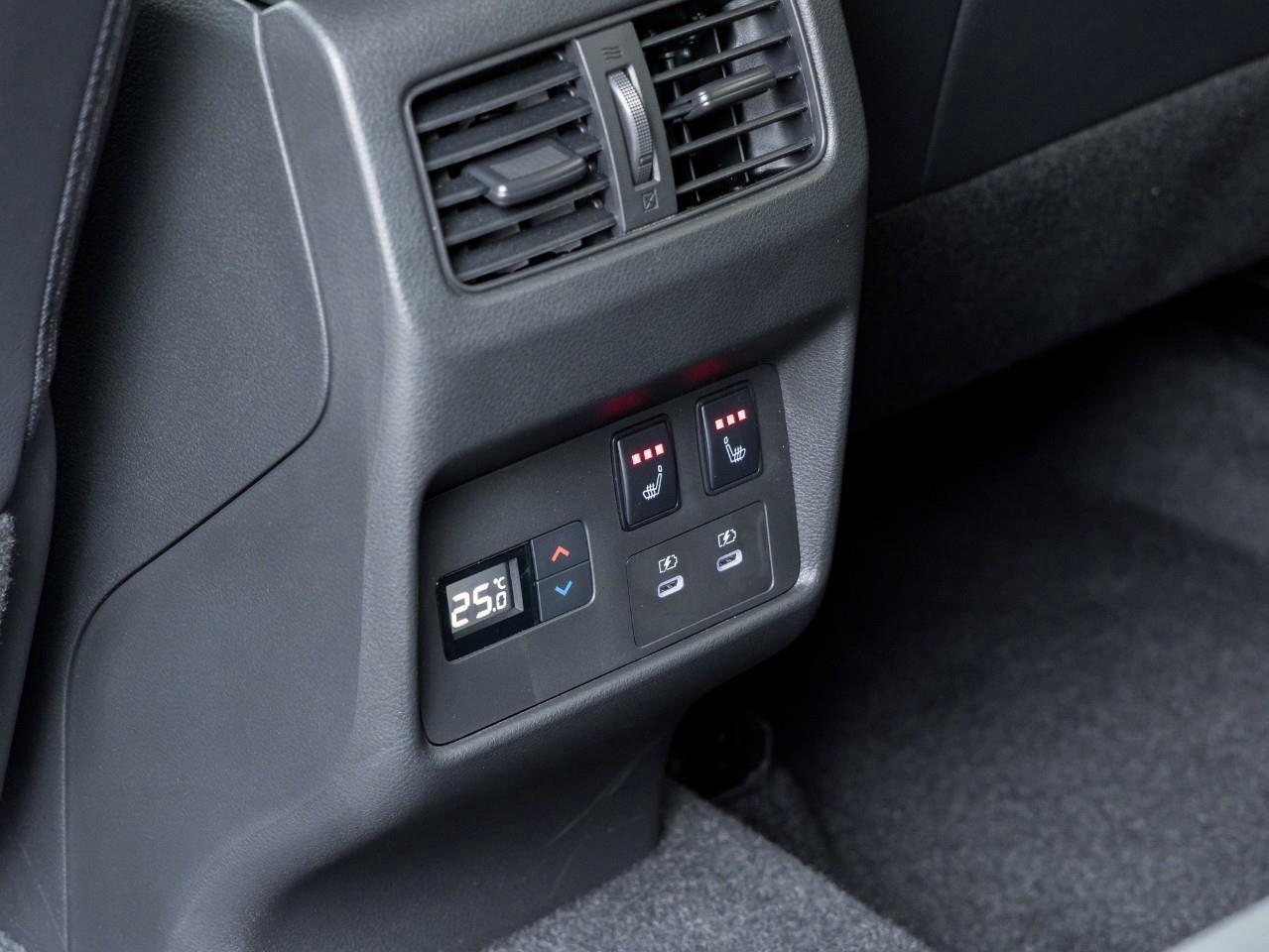 2025 Nissan Rogue SL Photo