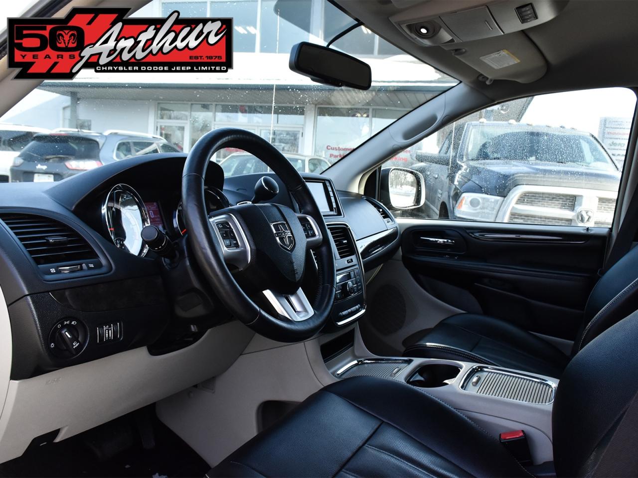 2016 Dodge Grand Caravan Crew Plus Photo