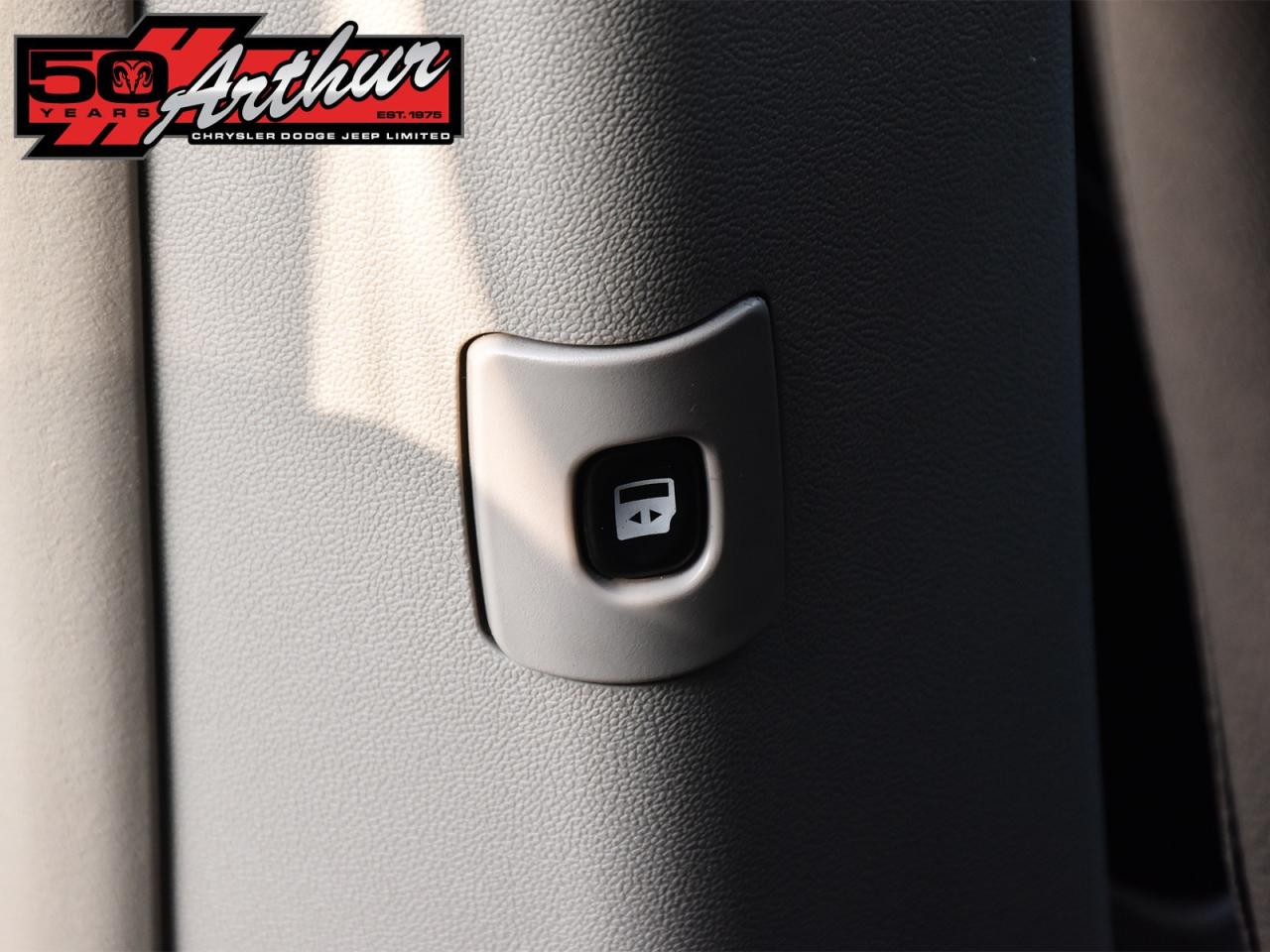 2016 Dodge Grand Caravan Crew Plus Photo