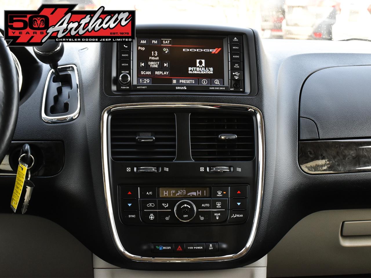 2016 Dodge Grand Caravan Crew Plus Photo