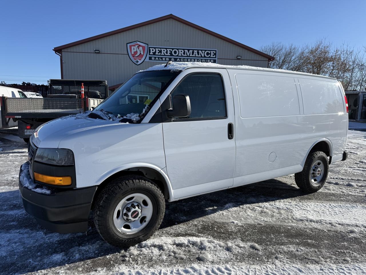2019 GMC Savana Cargo Van RWD 2500 135 Photo3