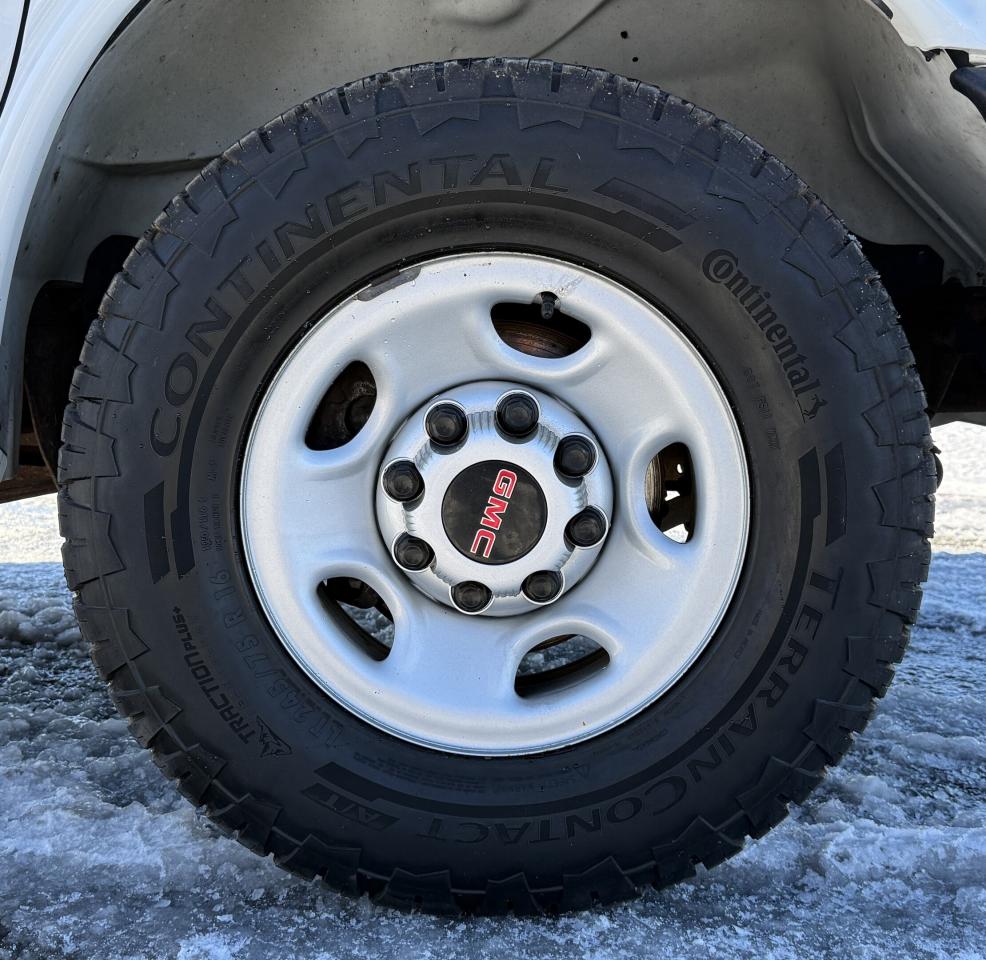 2019 GMC Savana Cargo Van RWD 2500 135 Photo