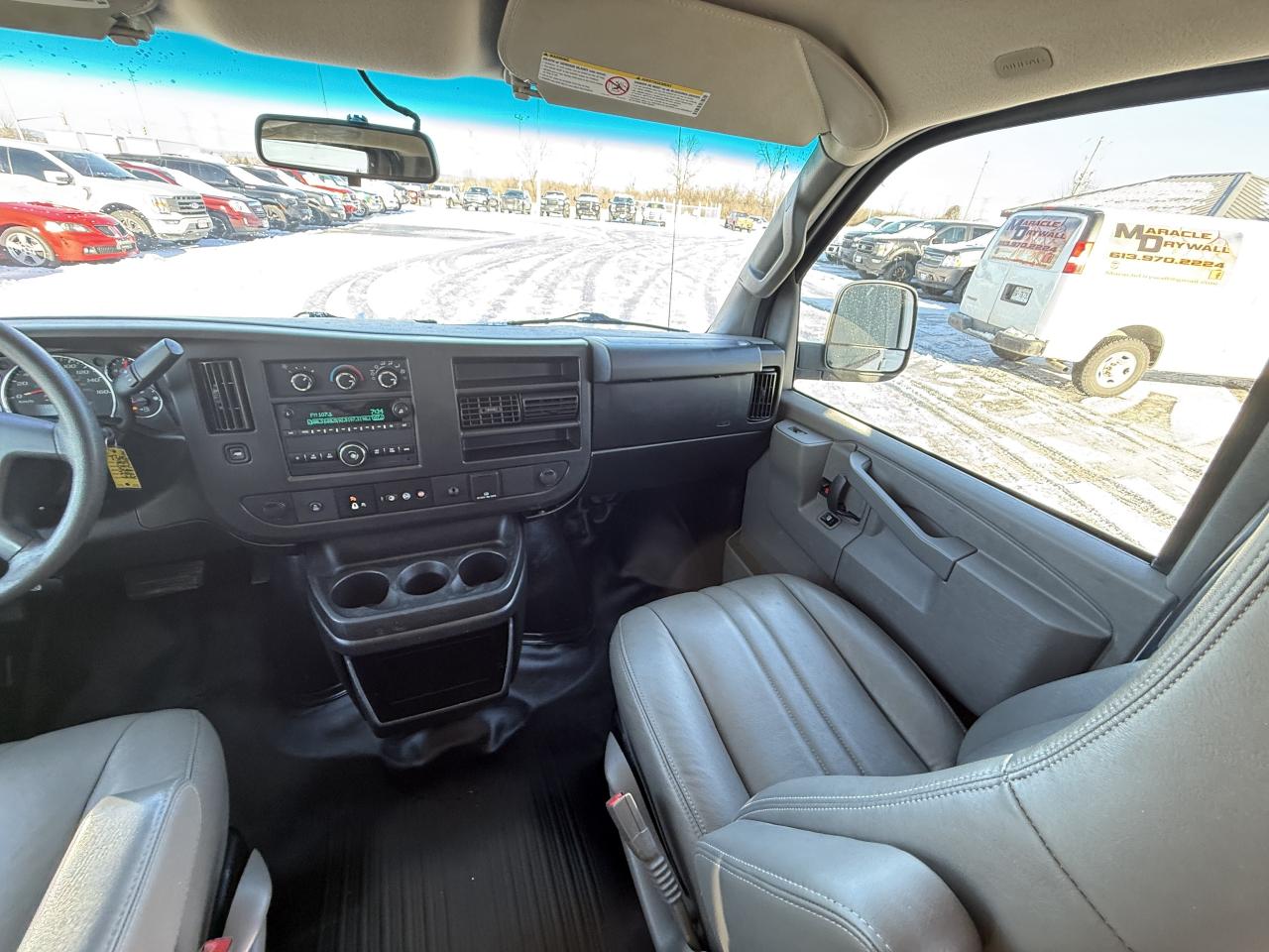 2019 GMC Savana Cargo Van RWD 2500 135 Photo