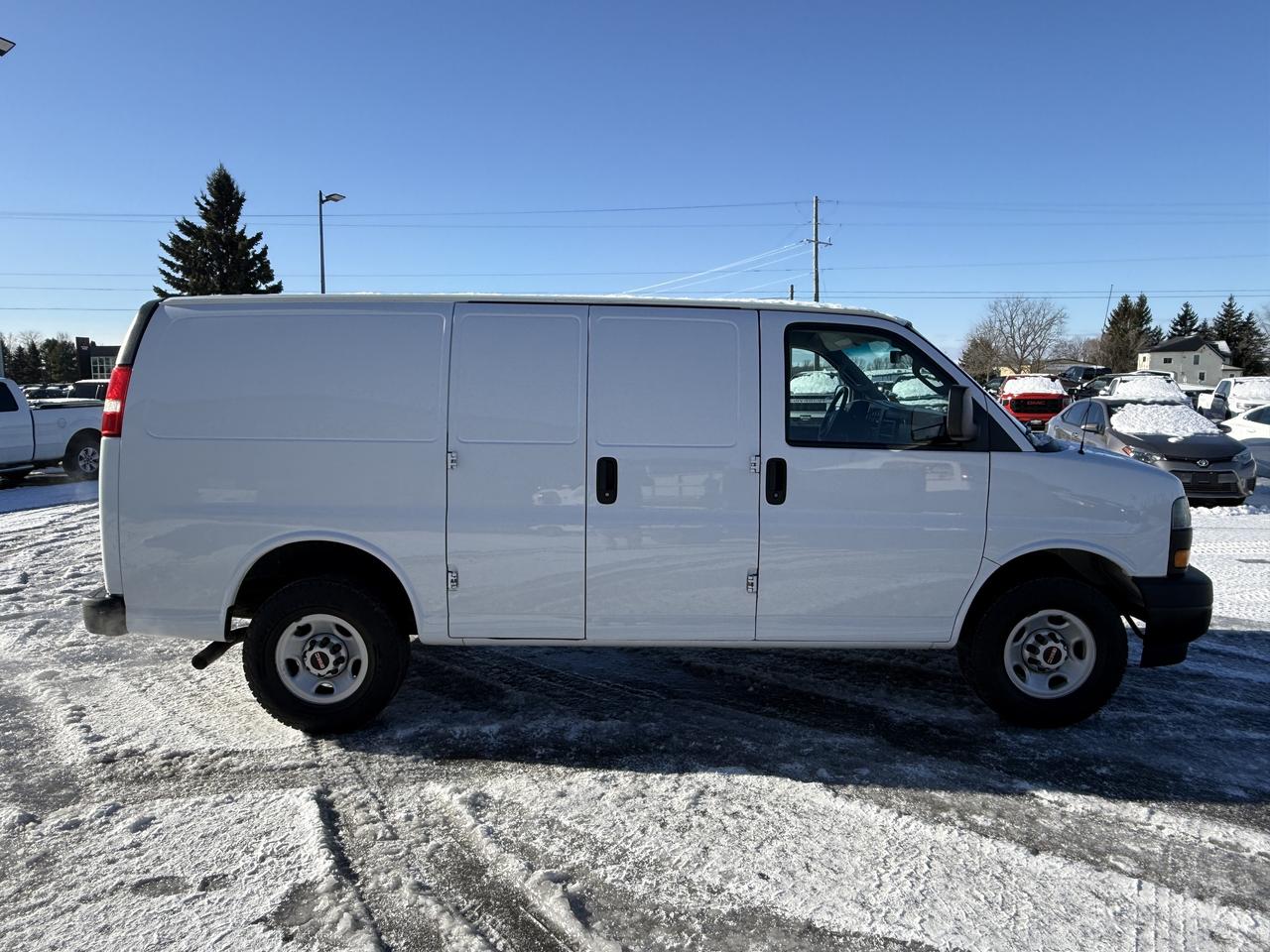 2019 GMC Savana Cargo Van RWD 2500 135 Photo