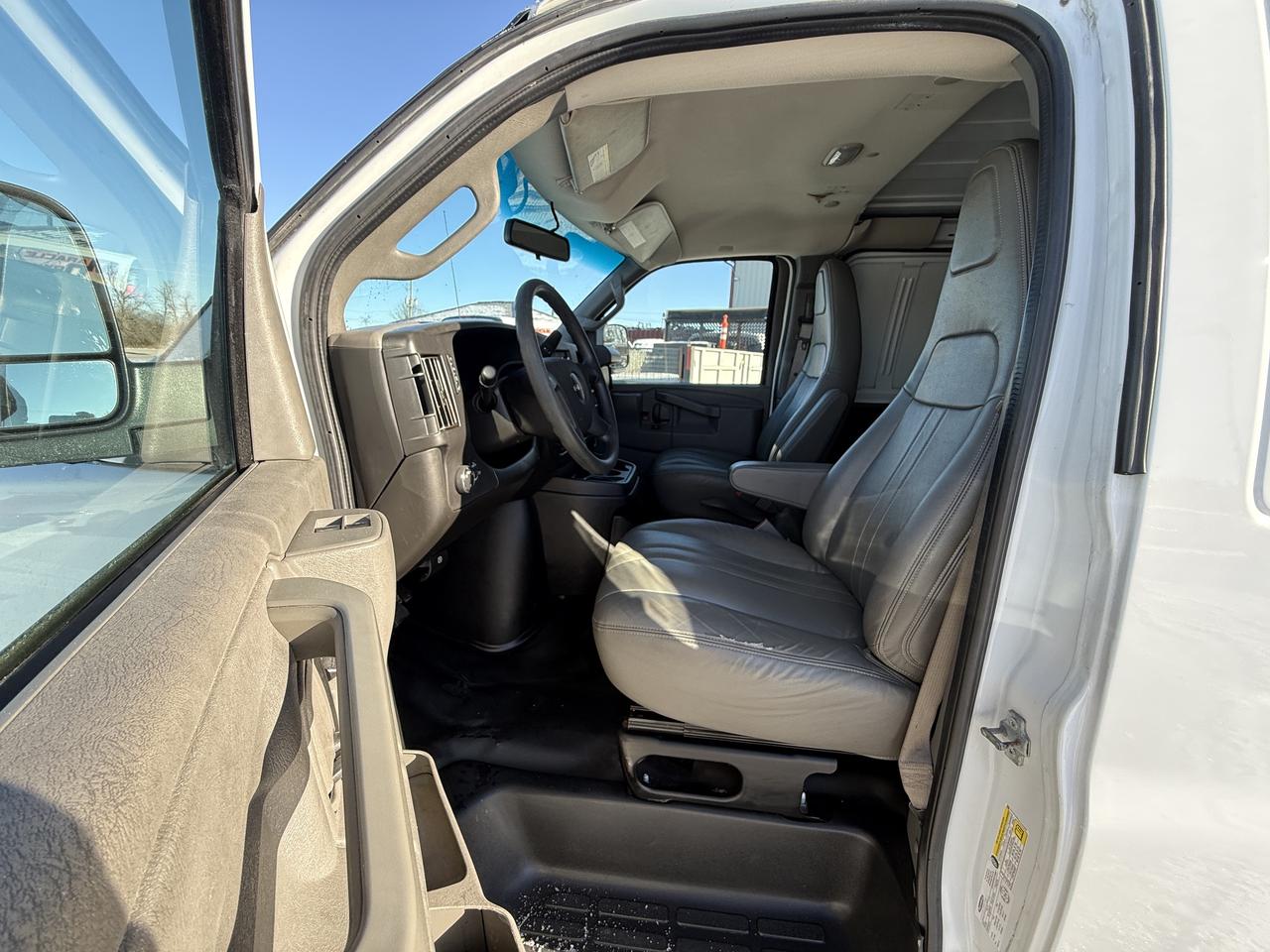 2019 GMC Savana Cargo Van RWD 2500 135 Photo