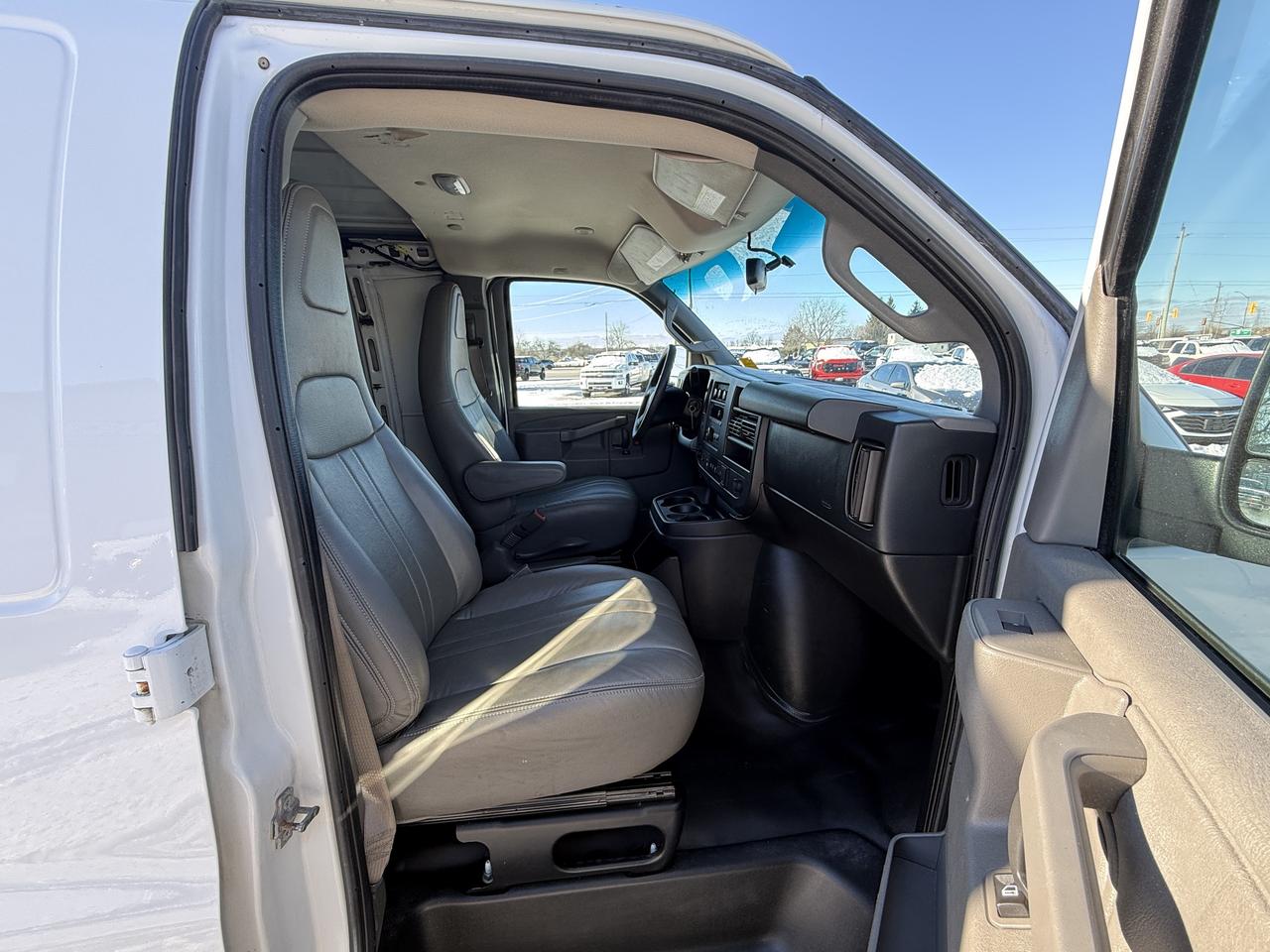 2019 GMC Savana Cargo Van RWD 2500 135 Photo