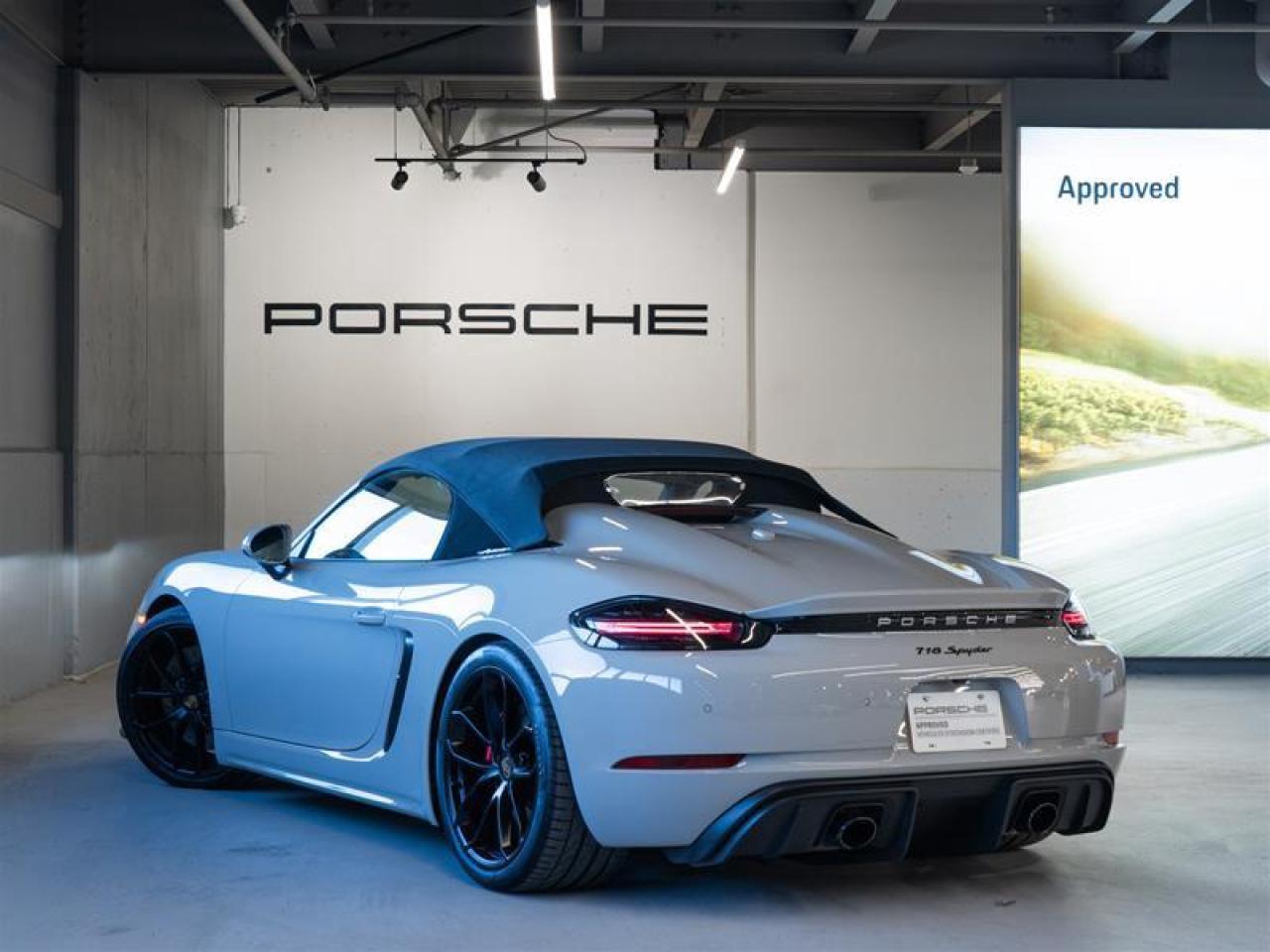2021 Porsche 718 Spyder  Photo
