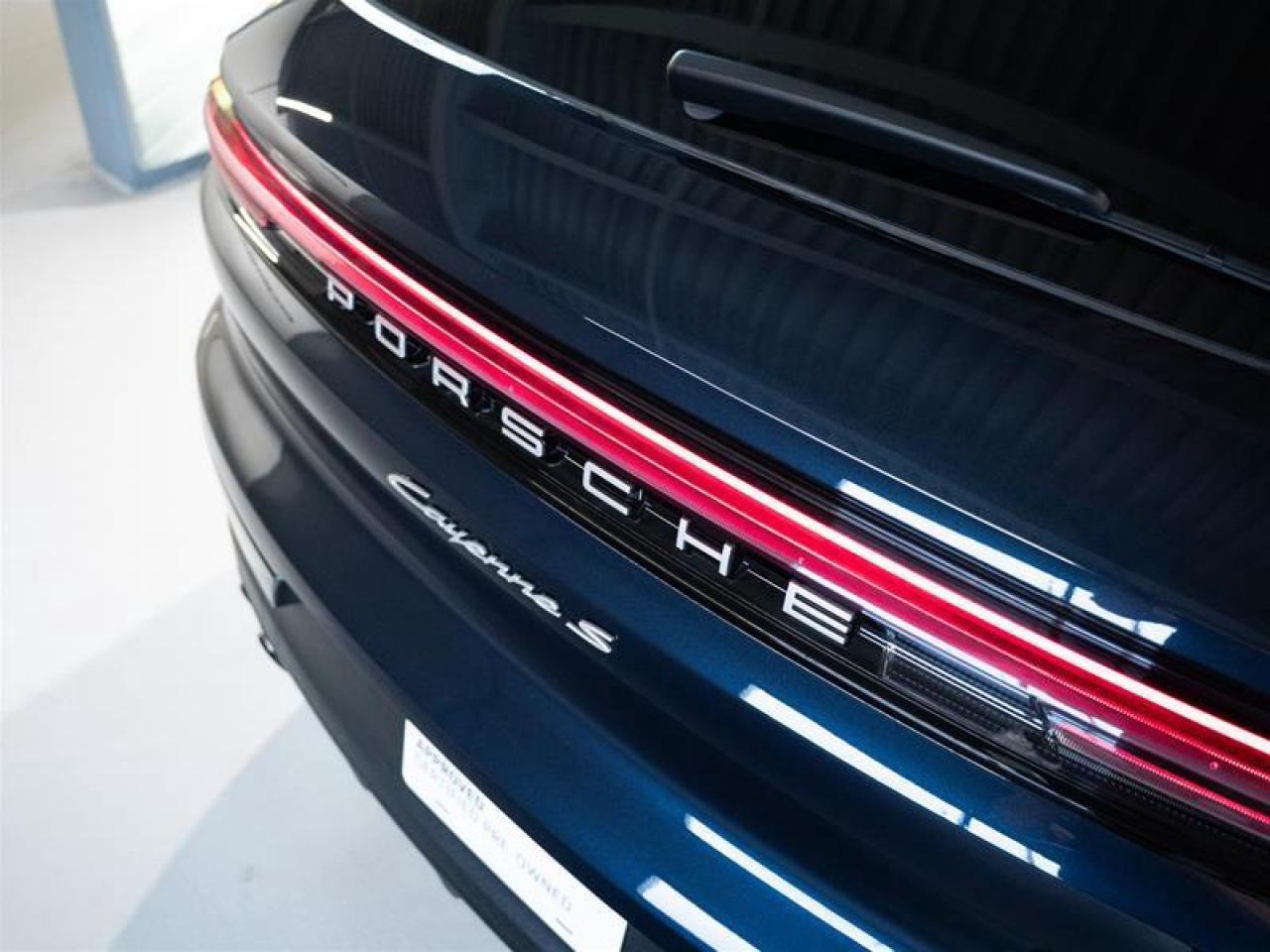 2024 Porsche Cayenne S e-Hybrid AWD Photo